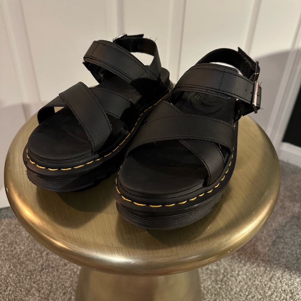 VOSS II WOMEN'S LEATHER STRAP SANDALS